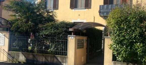 Квартира с 3 комнатами в Узмате Велате, Италия № 71210 3