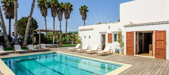 6 bedrooms Villa in Santa Eulalia Del Rio, Spain No. 211425 8