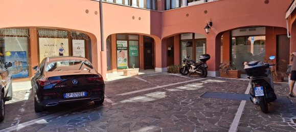 Gewerbliche Immobilie in Soiano del Lago, Italy 32m², Nr. 370600 2