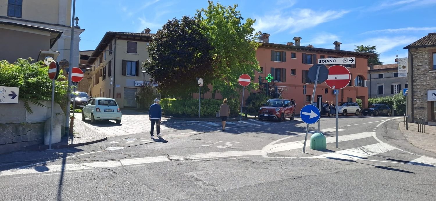 Gewerbliche Immobilie in Soiano del Lago, Italy 32m², Nr. 370600