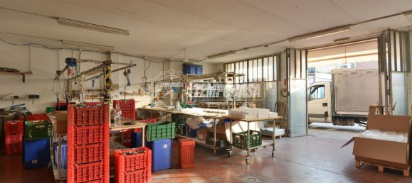 121m² Commercial property in Recanati, Italy No. 346227 8