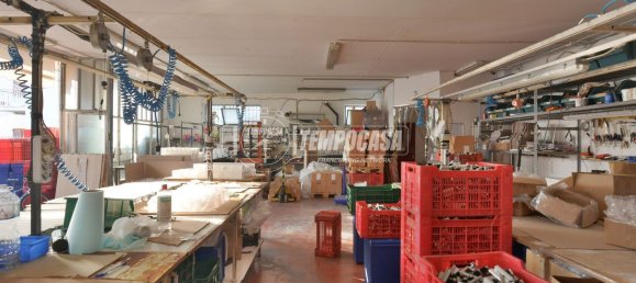 121m² Commercial property in Recanati, Italy No. 346227 4