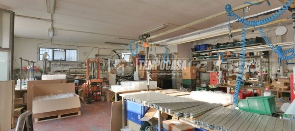 121m² Commercial property in Recanati, Italy No. 346227 3