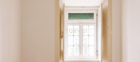 4 bedrooms Apartment in Lisbon, Portugal No. 126054 7