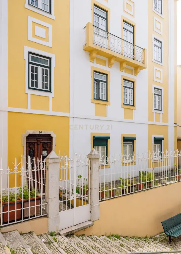 4 bedrooms Apartment in Lisbon, Portugal No. 126054