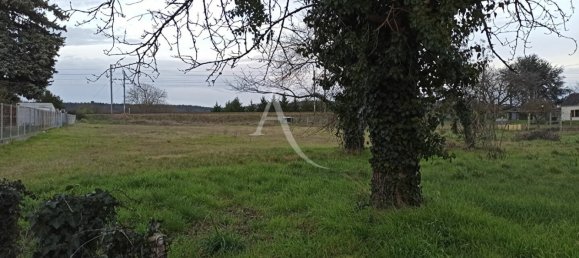 Terreno en Noyers-sur-Cher, France No. 85106 3