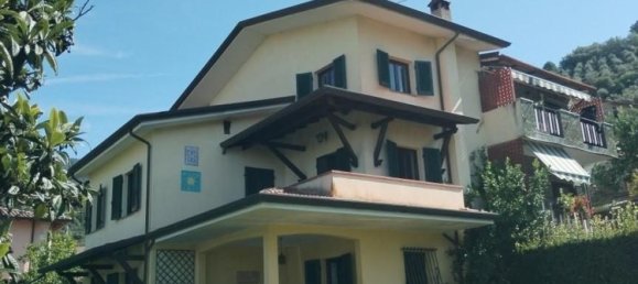 6 bedrooms Villa in Montignoso, Italy No. 313988 2