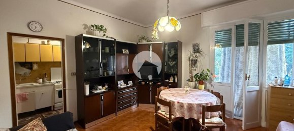 3 chambres Appartement à Reggio Emilia, Italy No. 330639 9