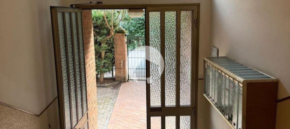 3 chambres Appartement à Reggio Emilia, Italy No. 330639 4