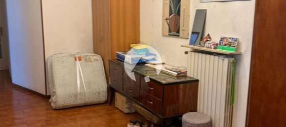 3 chambres Appartement à Reggio Emilia, Italy No. 330639 8