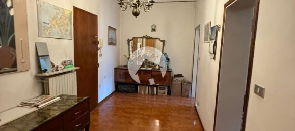 3 chambres Appartement à Reggio Emilia, Italy No. 330639 6