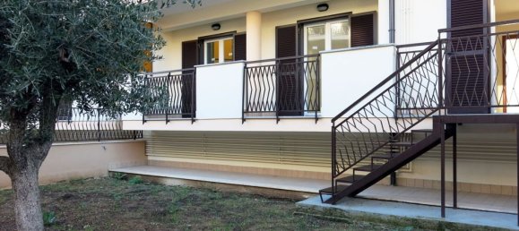 6-salle Appartement à Fondi, Italy No. 29160 2