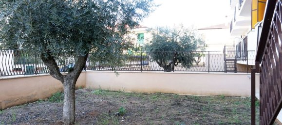 6-salle Appartement à Fondi, Italy No. 29160 3