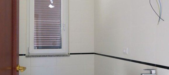 6-salle Appartement à Fondi, Italy No. 29160 10