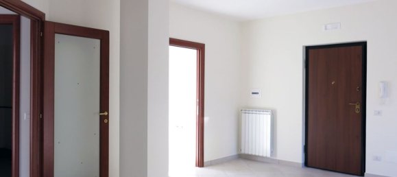 6-salle Appartement à Fondi, Italy No. 29160 4