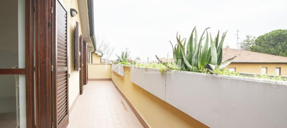 2-salle Appartement à Pozzo d'Adda, Italy No. 231009 12