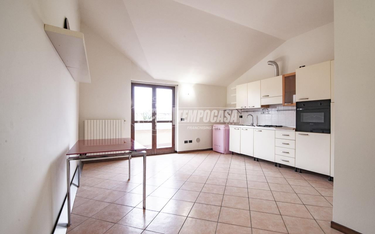 2-salle Appartement à Pozzo d'Adda, Italy No. 231009