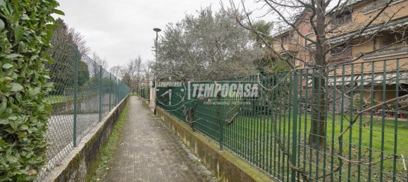 2-salle Appartement à Pozzo d'Adda, Italy No. 231009 15