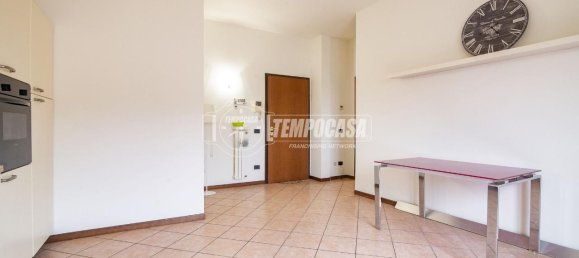 2-salle Appartement à Pozzo d'Adda, Italy No. 231009 4