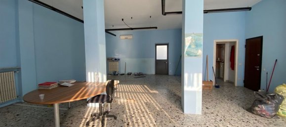 Коммерческая недвижимость 80м² в Виджевано, Италия № 84170 3