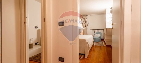 Dúplex de 3 dormitorios en Bari, Italy No. 381731 16