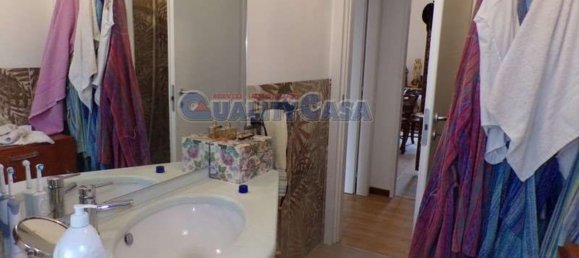 3 bedrooms House in Jesi, Italy No. 312702 10