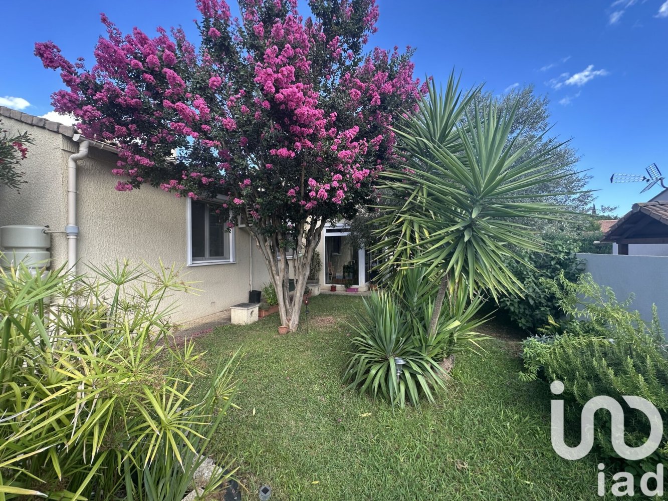 4 bedrooms House in Saint-Gilles, France No. 296865