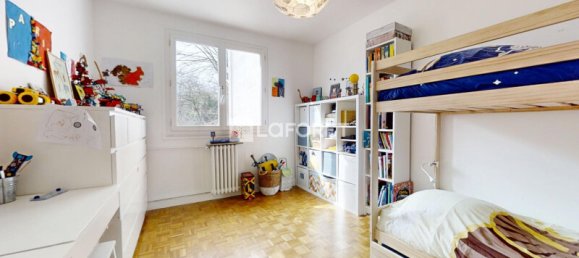 1 bedroom Apartment in Viroflay, France No. 129898 5