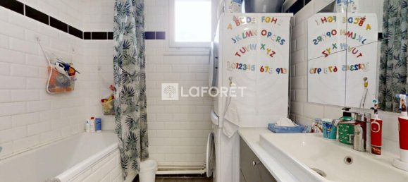 1 bedroom Apartment in Viroflay, France No. 129898 7