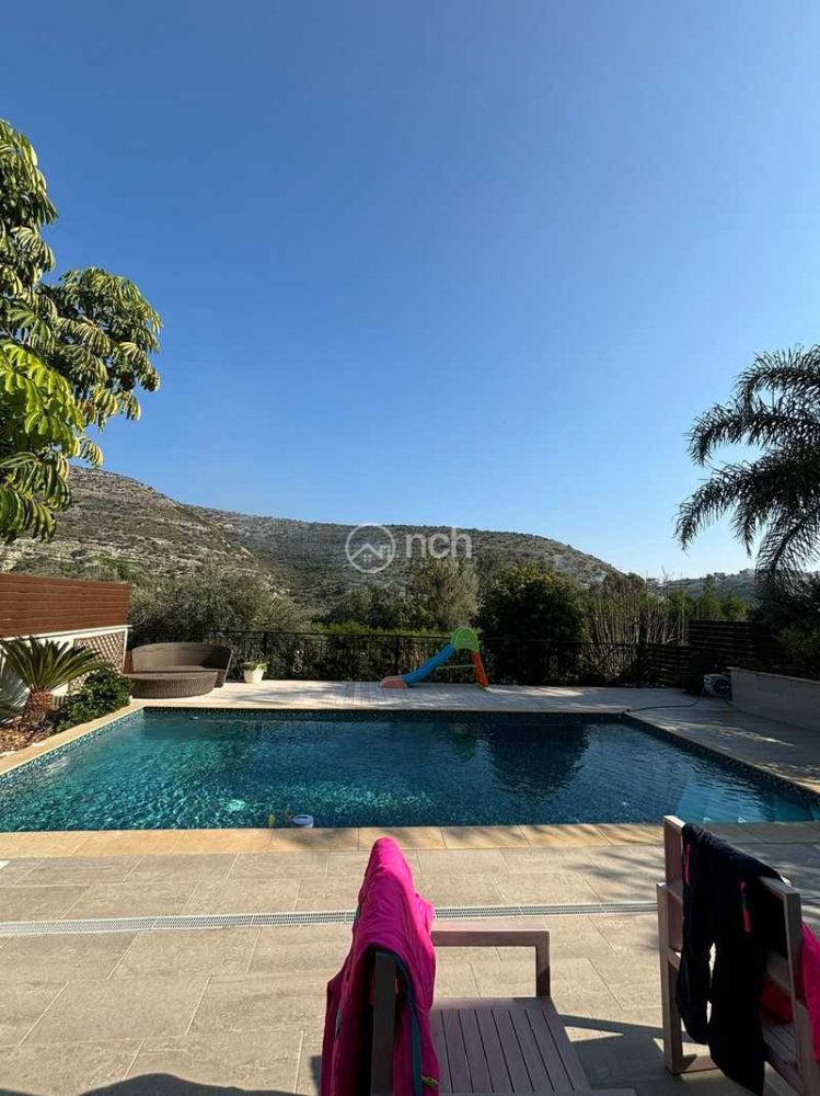 4 bedrooms Commercial property in Germasogeia, Cyprus No. 19527