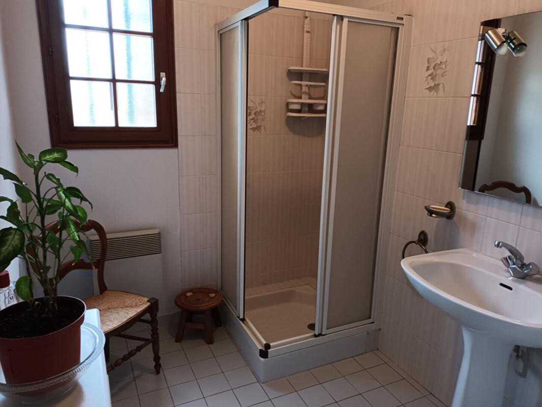 Casa de 4 dormitorios en Saint-Benoit-sur-Loire, France No. 265986