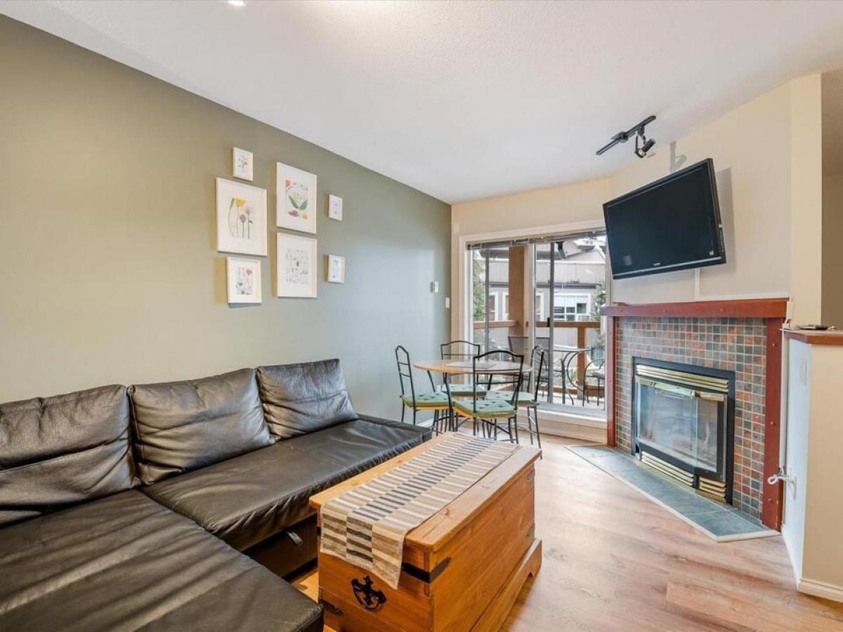 Studio in British Columbia, Canada No. 1181