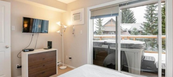 Studio in British Columbia, Canada No. 1181 12