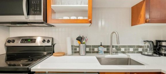 Studio in British Columbia, Canada No. 1181 9