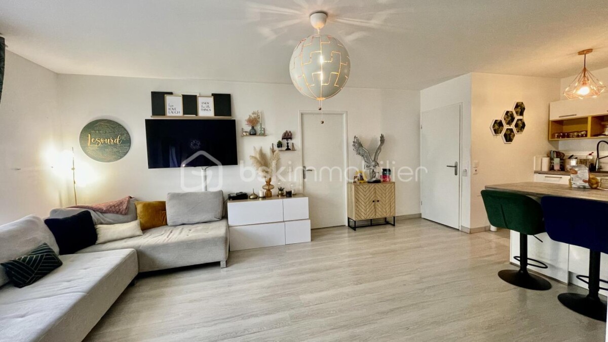 2 bedrooms Apartment in Rosny-sous-Bois, France No. 336387