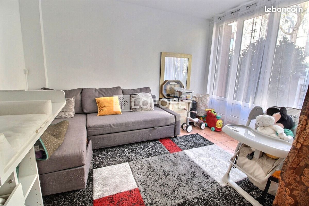 3 Schlafzimmer Haus in Gennevilliers, France, Nr. 143834