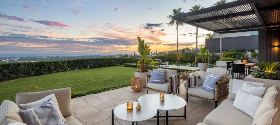 6 bedrooms Villa in La Quinta, Spain No. 145657 3