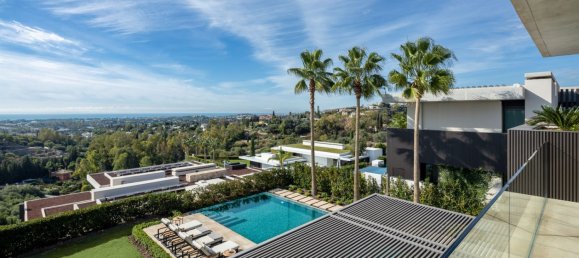 6 bedrooms Villa in La Quinta, Spain No. 145657 18