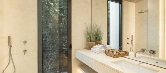 6 bedrooms Villa in La Quinta, Spain No. 145657 12