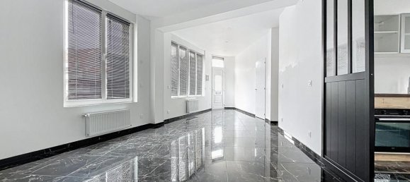 108m² Building in Nord, France No. 281392 3