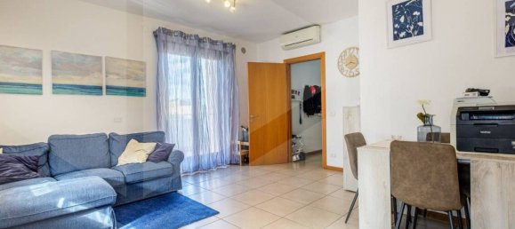 5 rooms Apartment in Verona, Italy No. 26950 6