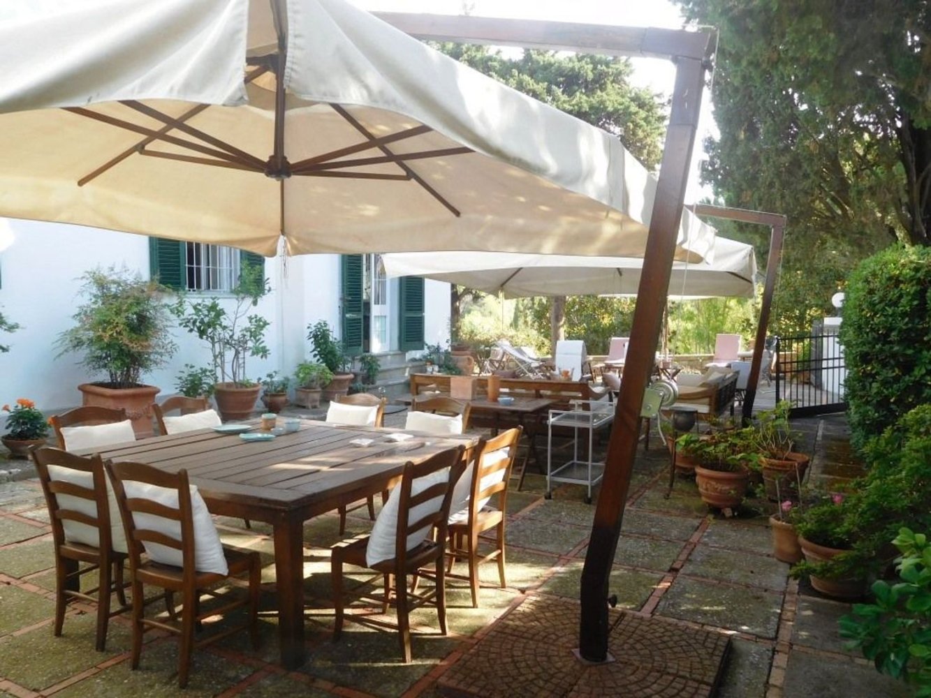 7 rooms Villa in Livorno, Italy No. 102755