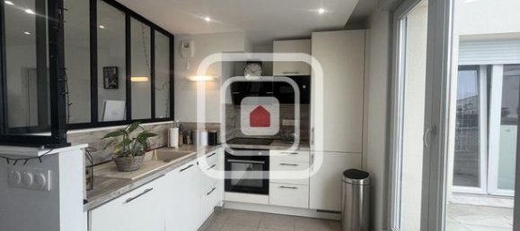 Квартира с 2 спальнями в Реймс, Франция № 309618 3