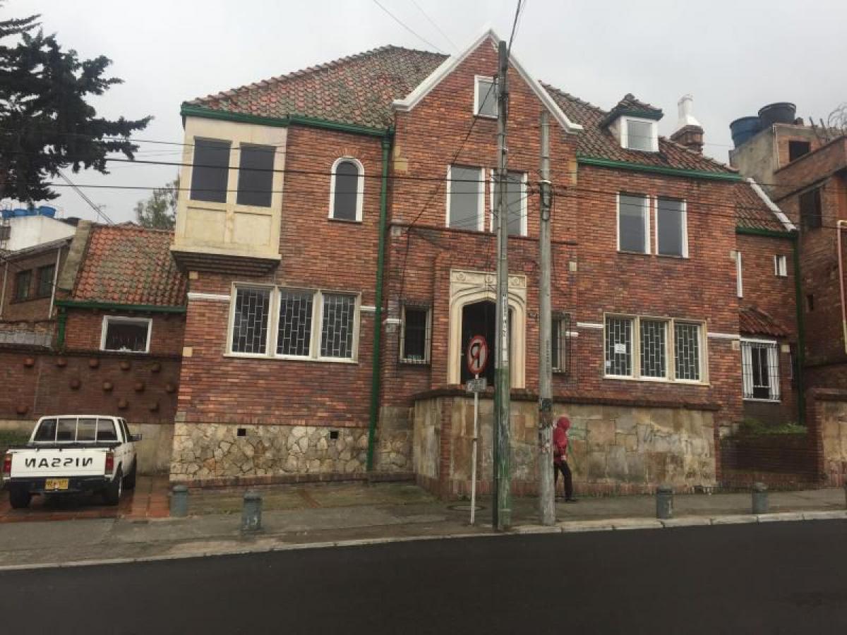 7 bedrooms House in Bogota, Colombia No. 13091