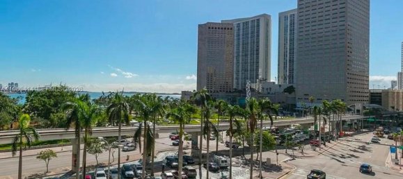 3 chambres propriété commerciale à vendre à Miami, Miami-Dade, Florida, USA № 615526 7