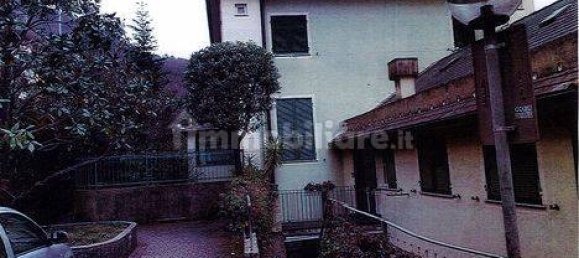 Apartamento de 3 habitaciónes en Genoa, Italy No. 275195 2