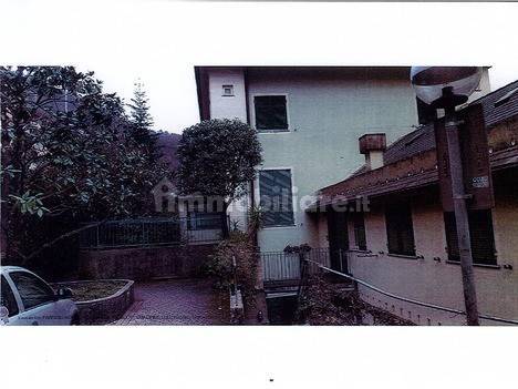 Apartamento de 3 habitaciónes en Genoa, Italy No. 275195