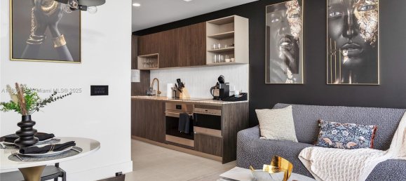 Коммерческая недвижимость с 1 спальней в Майами, Майами-Дейд, Флорида, США № 614152 16