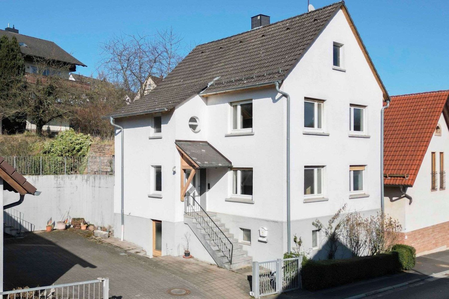 3 bedrooms Townhouse in Aschaffenburg, Germany No. 236033