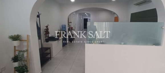 Office in Sliema, Malta No. 13204 8